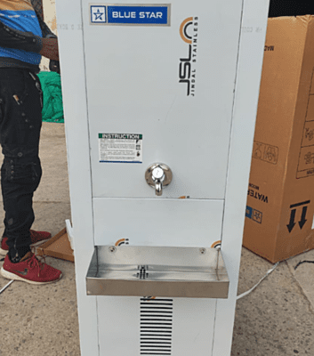 Durable and efficient Blue Star SDLX2040 40-liter water cooler. Durable and efficient Blue Star SDLX2040 40-liter water cooler.