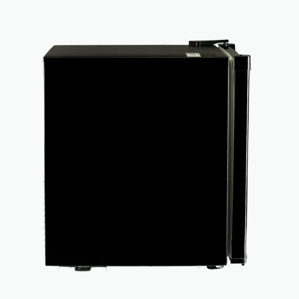 Blue Star mini bar refrigerator, model MR60-GB. Blue Star mini bar refrigerator, model MR60-GB.