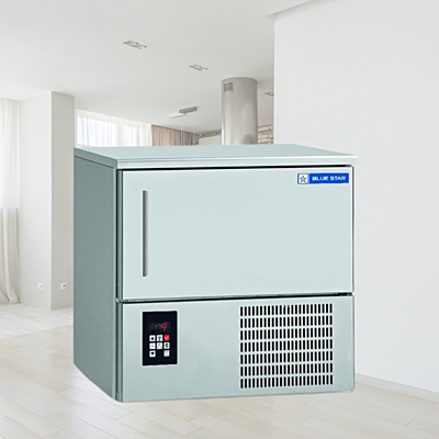 High-performance cooling system of a Blue Star BF03G Blast Freezer. High-performance cooling system of a Blue Star BF03G Blast Freezer.