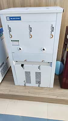 High-performance Blue Star SDLX4080 water cooler, 80-liter capacity. High-performance Blue Star SDLX4080 water cooler, 80-liter capacity.