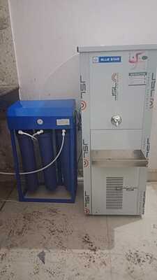 Wall-mounted RO purifier with 6-stage filtration for clean drinking water. Wall-mounted RO purifier with 6-stage filtration for clean drinking water.